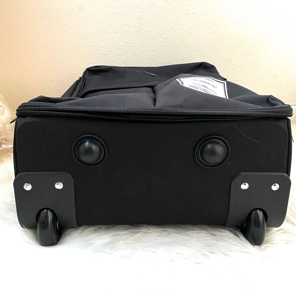 NWT Herschel like black luggage carry on - Picture 3 of 12